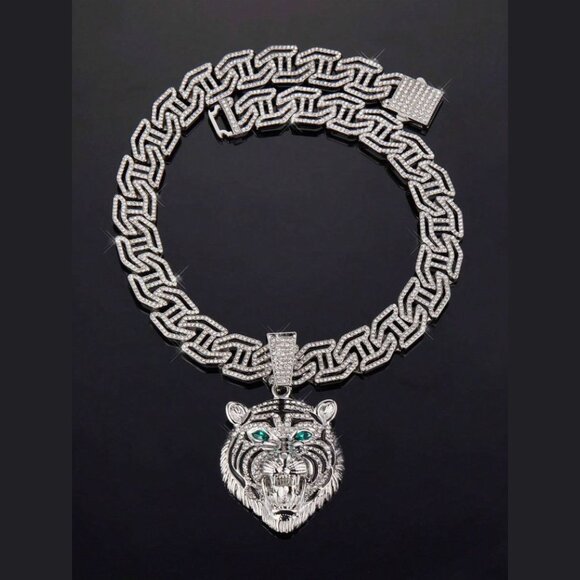 Large Gorgeous Statement Tiger Pendant Necklace in Silver, NWT - Picture 1 of 13